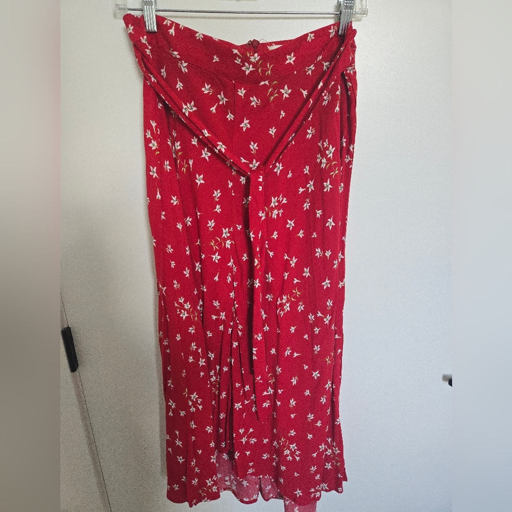 Velvet By Graham & Spencer Chic Red and White A-Line Maxi Skirt with Pleats
